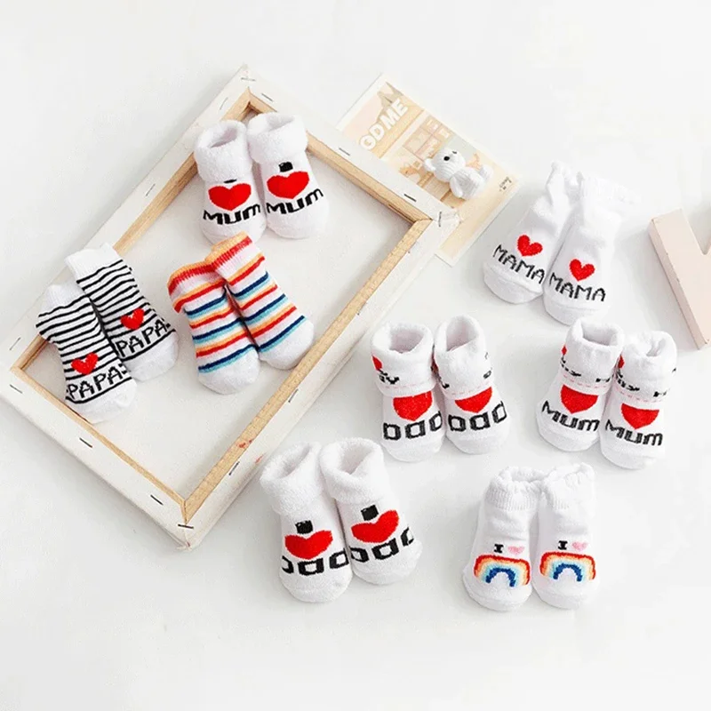 春夏ベビーガールズボーイズ綿ソフト暖かい靴下新生児幼児レター - Baby Clothing Dividers のレビューと価格