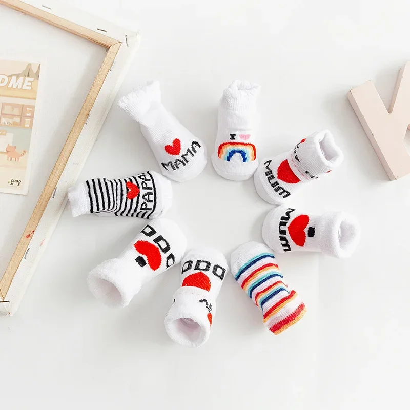 春夏ベビーガールズボーイズ綿ソフト暖かい靴下新生児幼児レター - Baby Clothing Dividers のレビューと価格